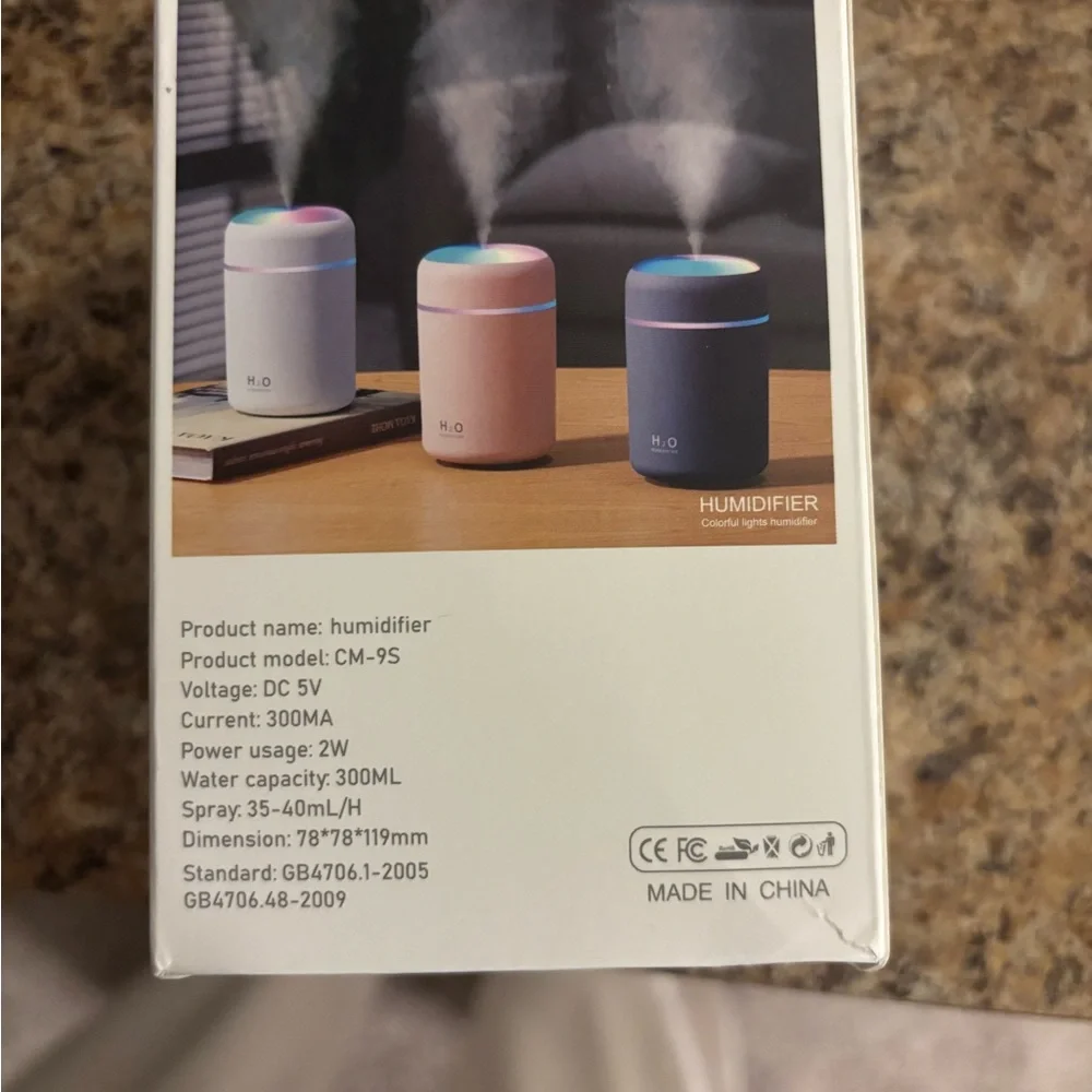 USB Colorful Humidifier with LED Light - Picture 3 of 3